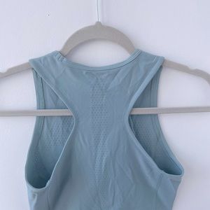 Lululemon cropped ocean top